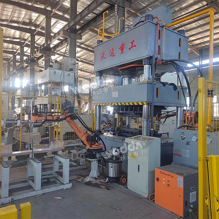 500噸三梁四柱液壓機(jī) 500噸三梁四柱液壓機(jī)