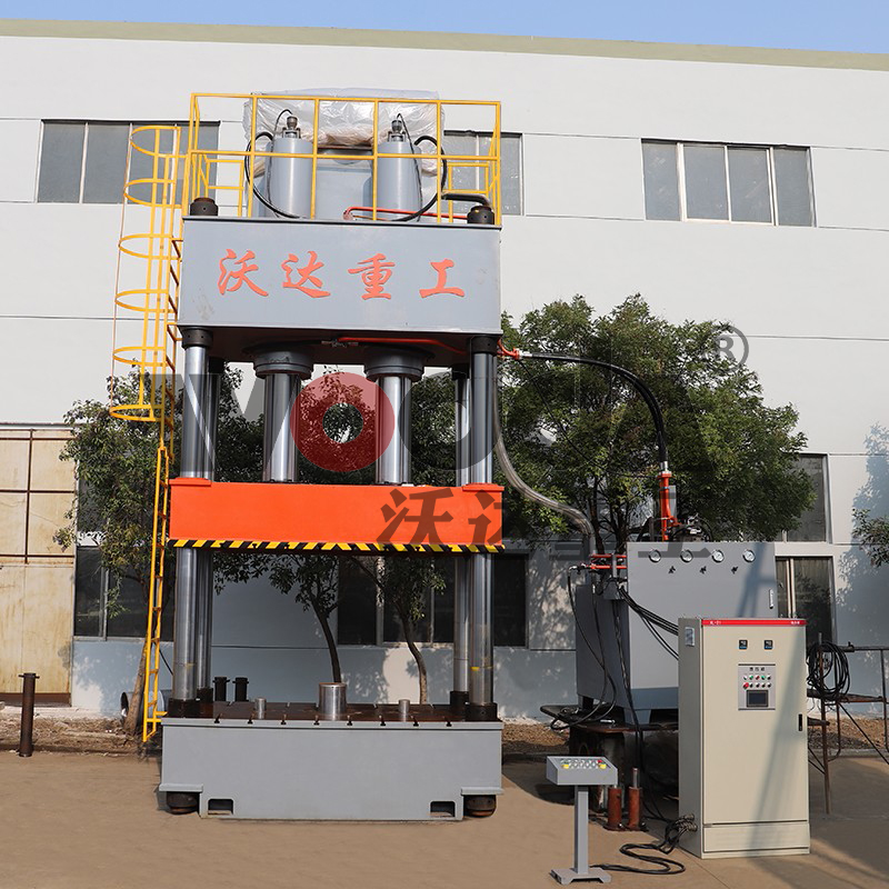 四柱油壓機(jī) 四柱油壓機(jī)