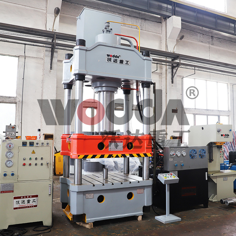 四柱油壓機(jī) 四柱油壓機(jī)