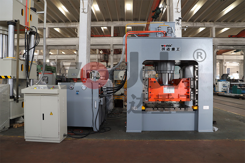 315噸框架液壓機(jī) 315噸框架液壓機(jī)