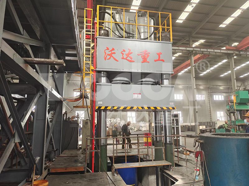 石墨坩堝液壓機(jī) 石墨坩堝液壓機(jī)