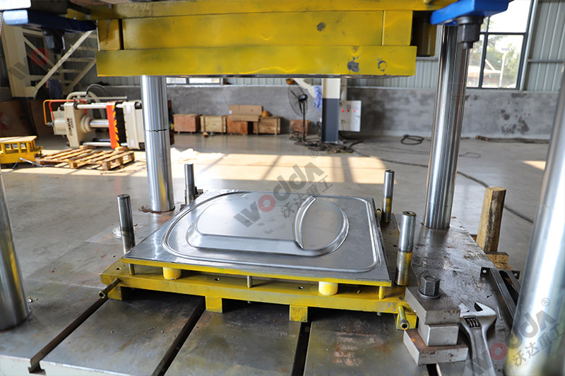 200噸不銹鋼薄板拉伸液壓機模具 200噸不銹鋼薄板拉伸液壓機模具