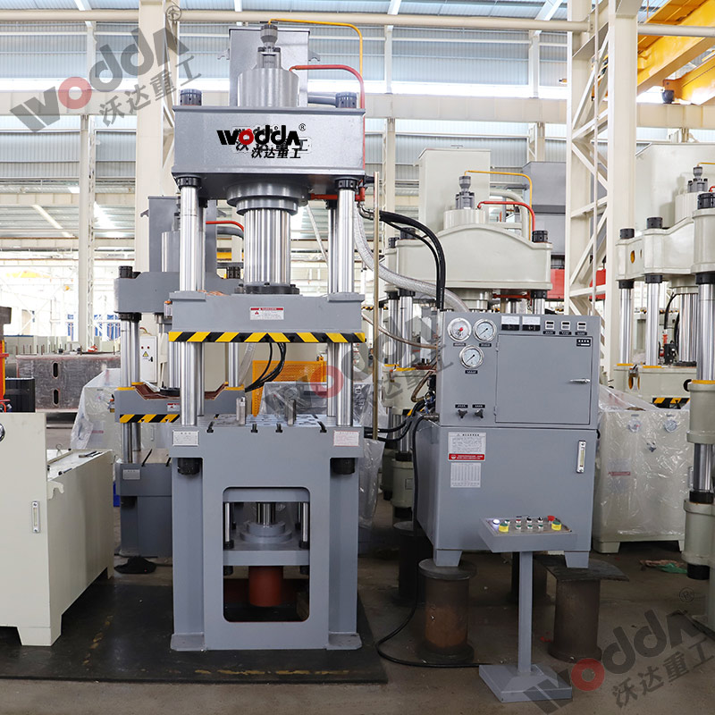 200噸拉伸液壓機(jī) 200噸拉伸液壓機(jī)