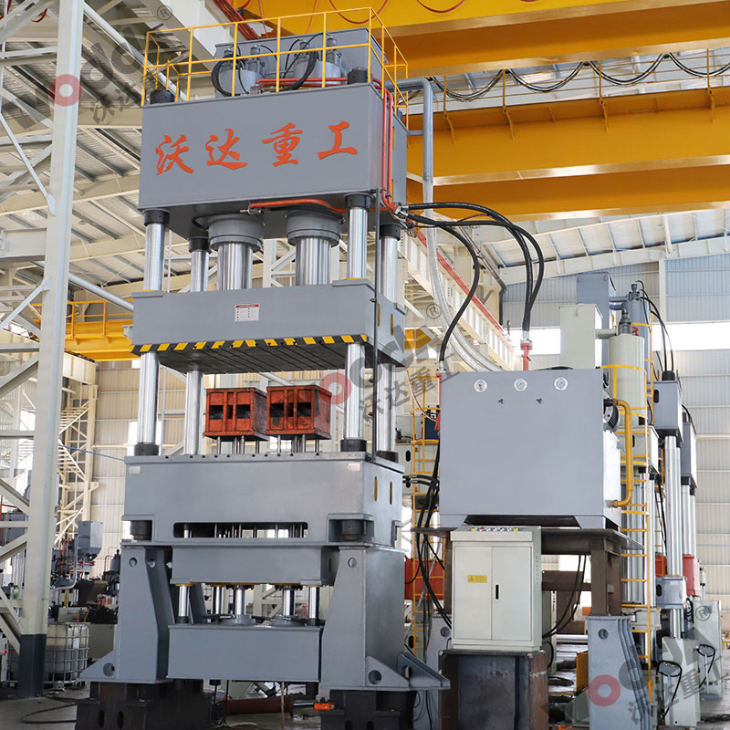 1000噸拉伸液壓機(jī) 1000噸拉伸液壓機(jī)