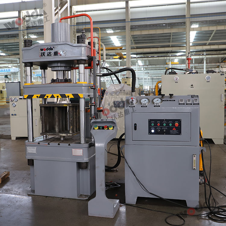 100噸四柱液壓機(jī) 100噸四柱液壓機(jī)