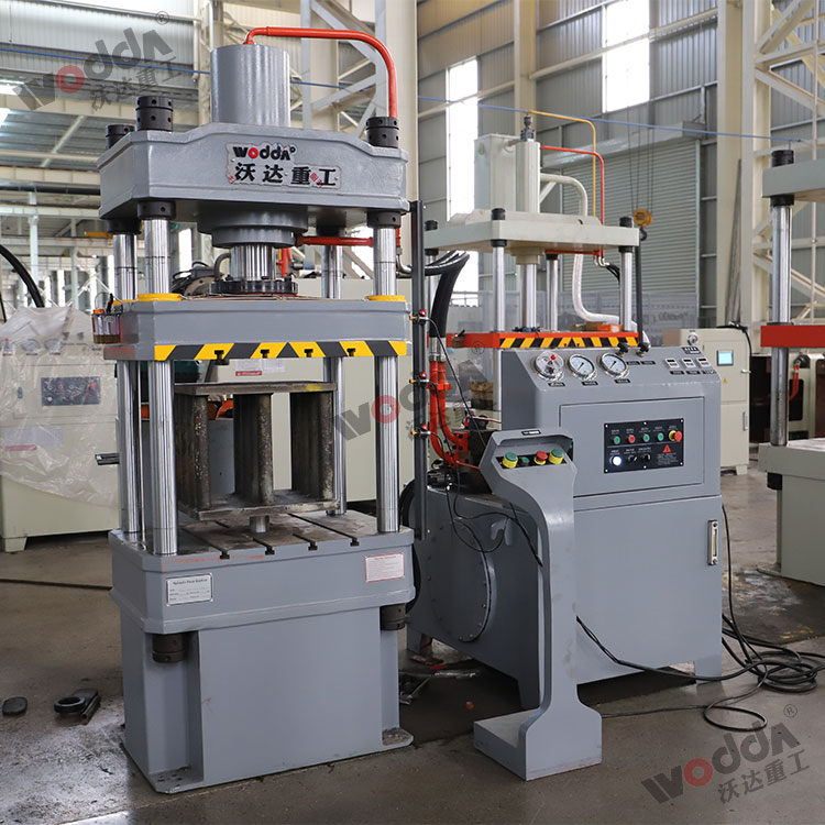 100噸拉伸液壓機(jī) 100噸拉伸液壓機(jī)