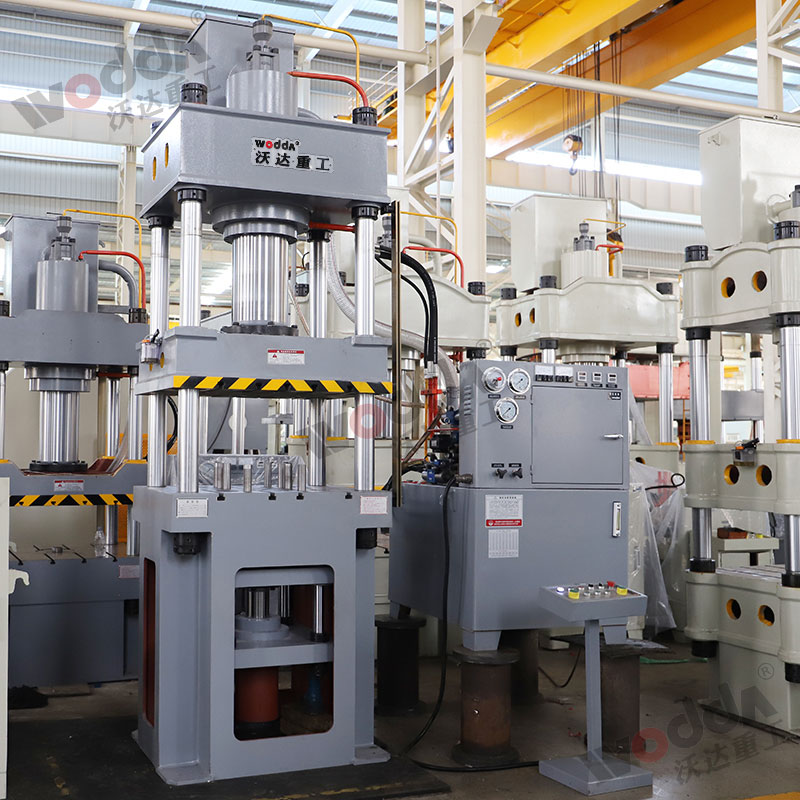 200噸拉伸液壓機(jī) 200噸拉伸液壓機(jī)