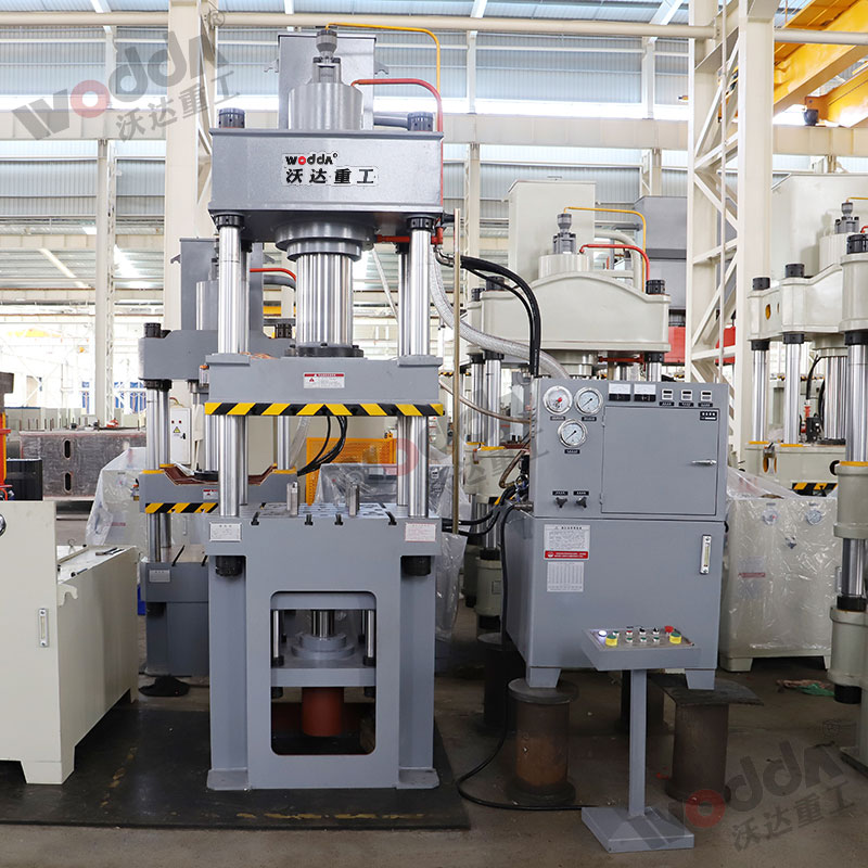 200噸拉伸機(jī) 200噸拉伸機(jī)