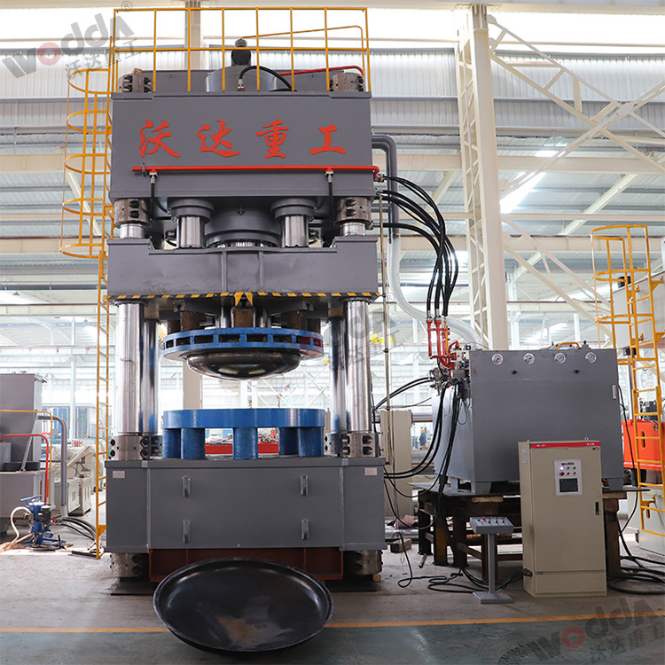 2500噸3000噸封頭拉伸液壓機.jpg 2500噸3000噸封頭拉伸液壓機.jpg