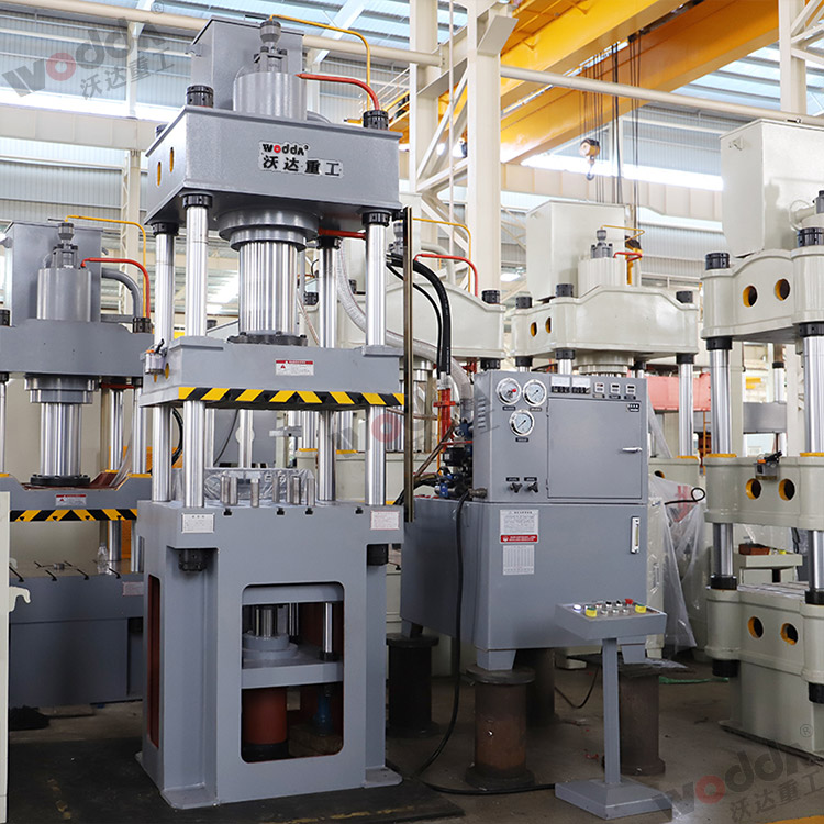 200噸多頂桿拉伸液壓機(圖2) 200噸多頂桿拉伸液壓機(圖2)