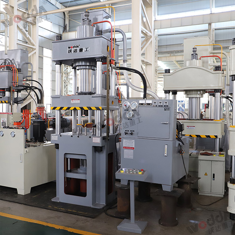 200噸多頂桿拉伸液壓機(圖1) 200噸多頂桿拉伸液壓機(圖1)