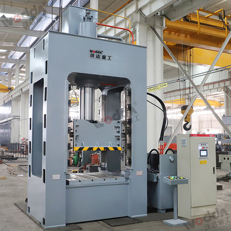 200噸框架液壓機(jī)(圖1) 200噸框架液壓機(jī)(圖1)