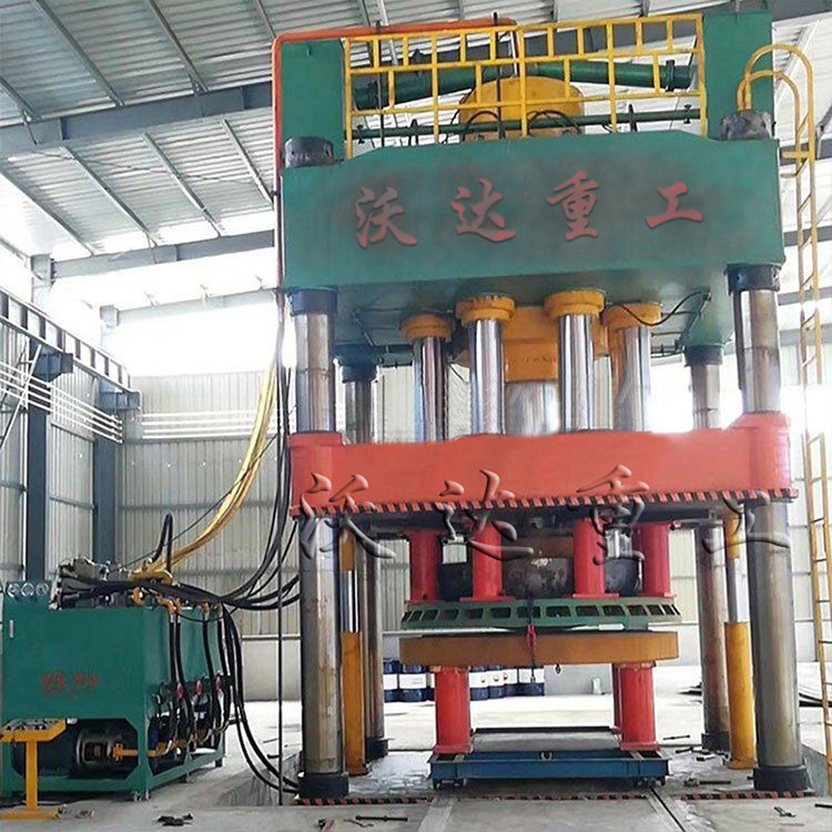 大型封頭液壓機(圖1) 大型封頭液壓機(圖1)