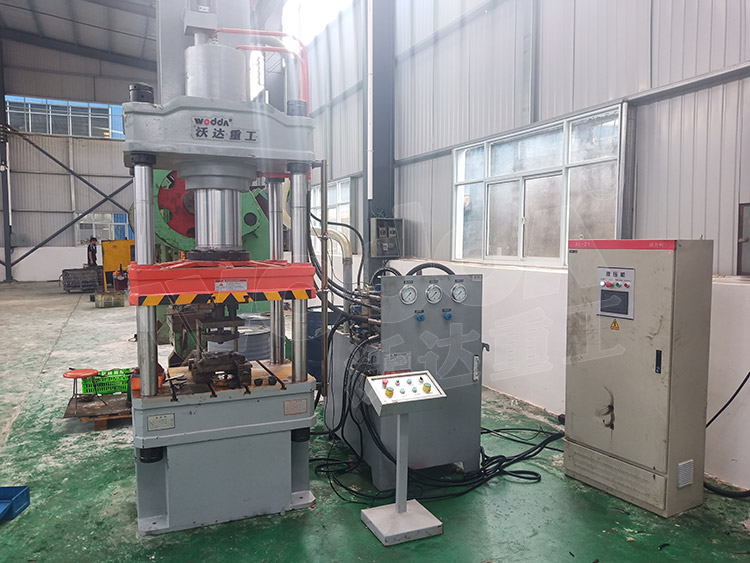 200噸封頭拉伸液壓機(圖4) 200噸封頭拉伸液壓機(圖4)