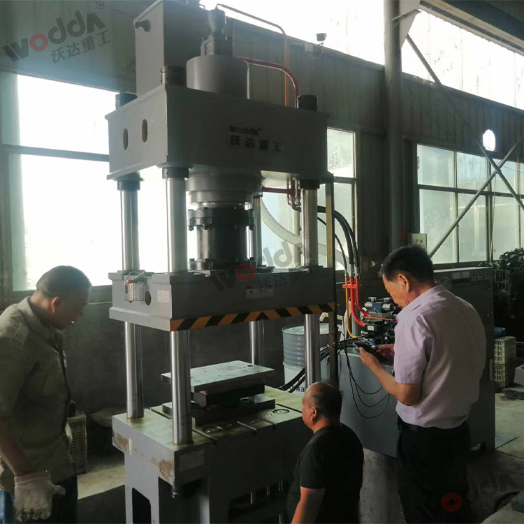 200噸不銹鋼離心風(fēng)機(jī)拉伸成型液壓機(jī) 200噸不銹鋼離心風(fēng)機(jī)拉伸成型液壓機(jī)