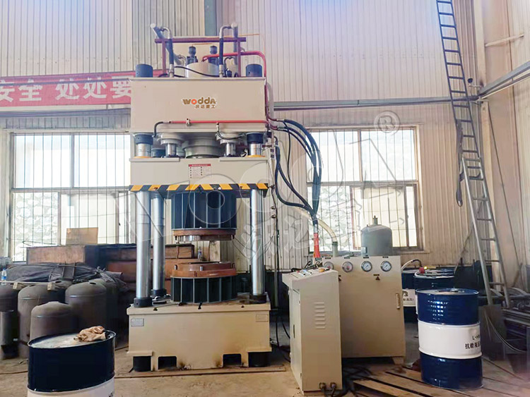 315噸封頭拉伸液壓機(jī) 315噸封頭拉伸液壓機(jī)