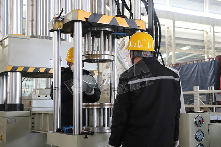 汽車濾清器外殼拉伸 汽車濾清器外殼拉伸