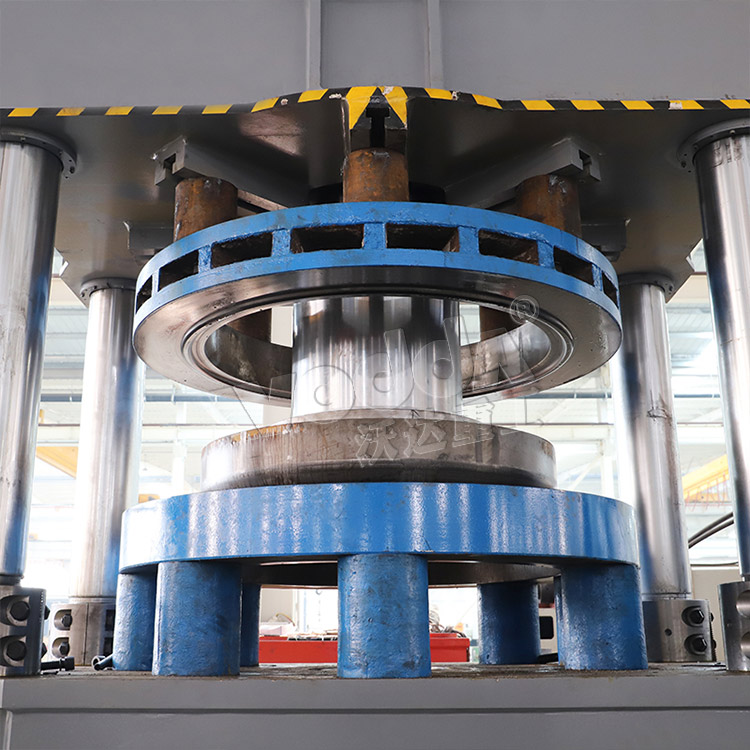 3000噸封頭拉伸機(jī)工作臺(tái) 3000噸封頭拉伸機(jī)工作臺(tái)