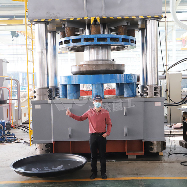 3000噸封頭拉伸液壓機(jī)客戶試機(jī) 3000噸封頭拉伸液壓機(jī)客戶試機(jī)