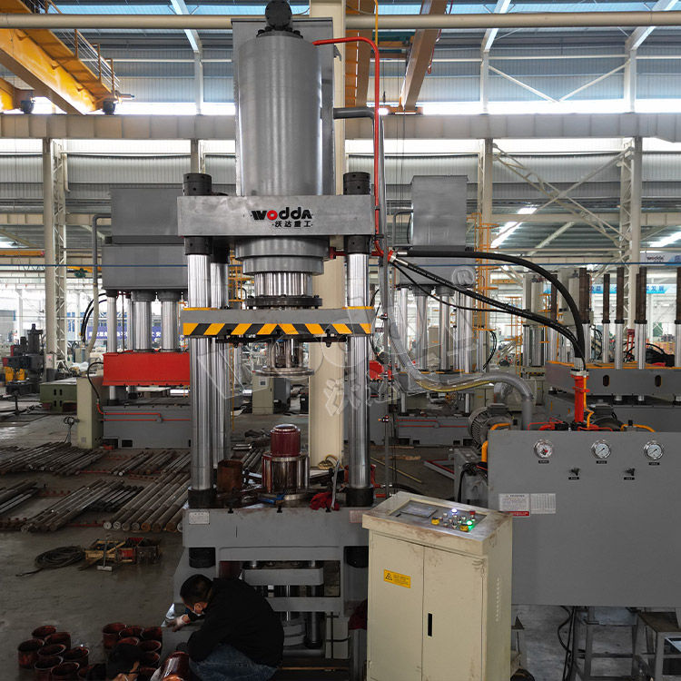 400噸金屬內(nèi)膽拉伸液壓機(jī) 400噸金屬內(nèi)膽拉伸液壓機(jī)