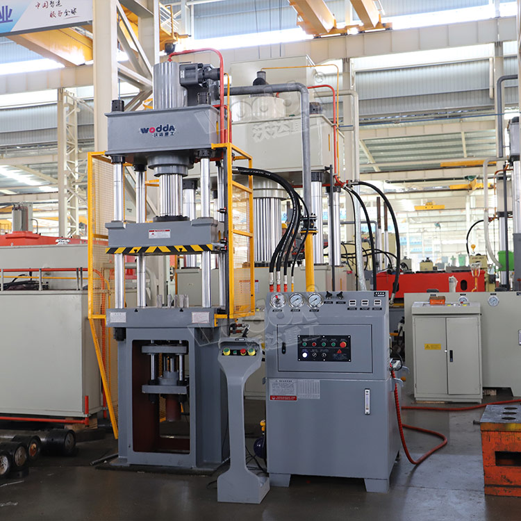 100噸四柱液壓機(jī) 100噸四柱液壓機(jī)