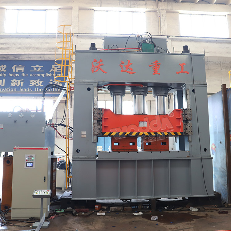 1000噸框架式薄板拉伸液壓機(jī) 1000噸框架式薄板拉伸液壓機(jī)