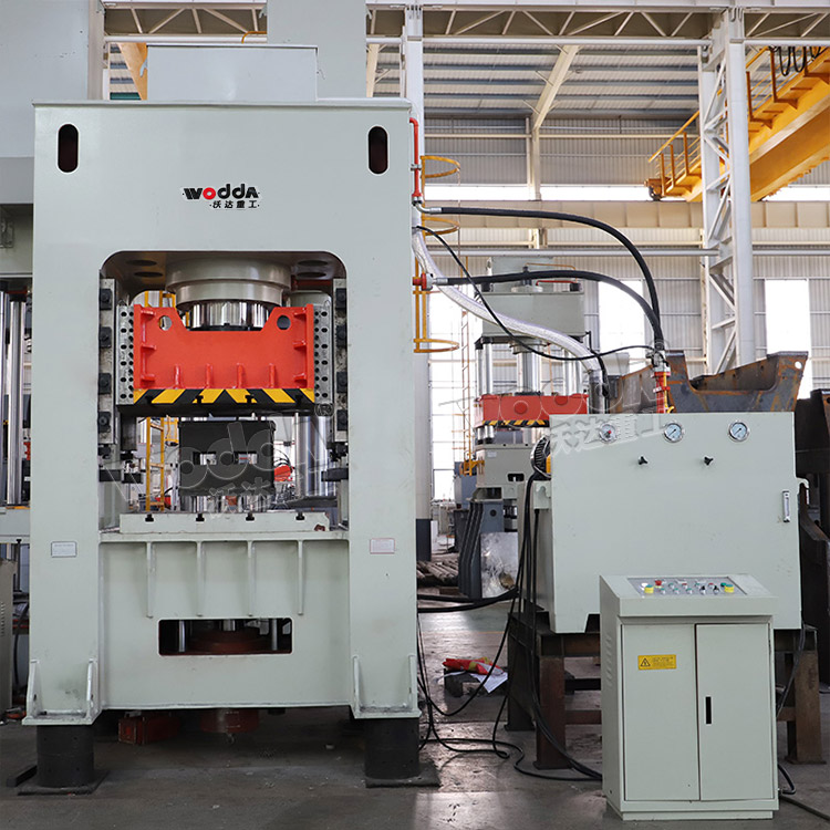 630噸薄板拉伸液壓機(jī) 630噸薄板拉伸液壓機(jī)