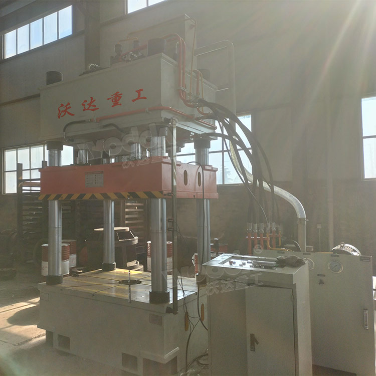 315噸封頭拉伸機(jī) 315噸封頭拉伸機(jī)