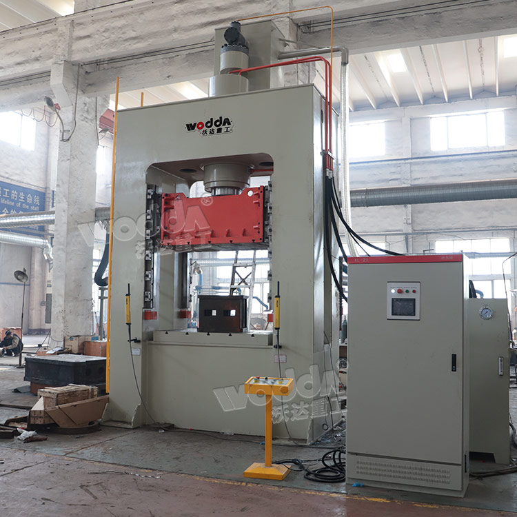 400噸框架式液壓機(jī) 400噸框架式液壓機(jī)