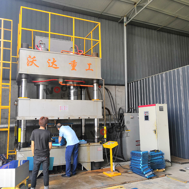 500噸不銹鋼托盤拉伸機 500噸不銹鋼托盤拉伸機