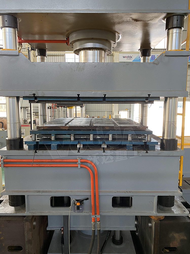 400噸拉伸機(工作臺及液壓墊) 400噸拉伸機(工作臺及液壓墊)