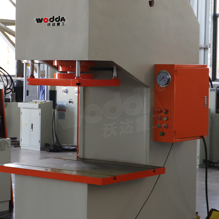 63噸單柱液壓機工作臺 63噸單柱液壓機工作臺