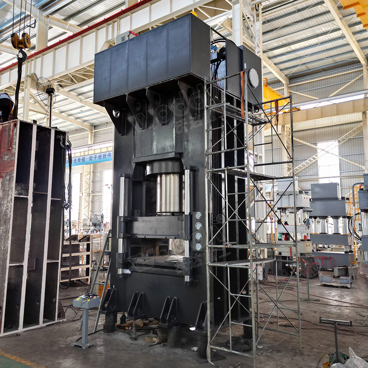 1800噸框架式油壓機 1800噸框架式油壓機