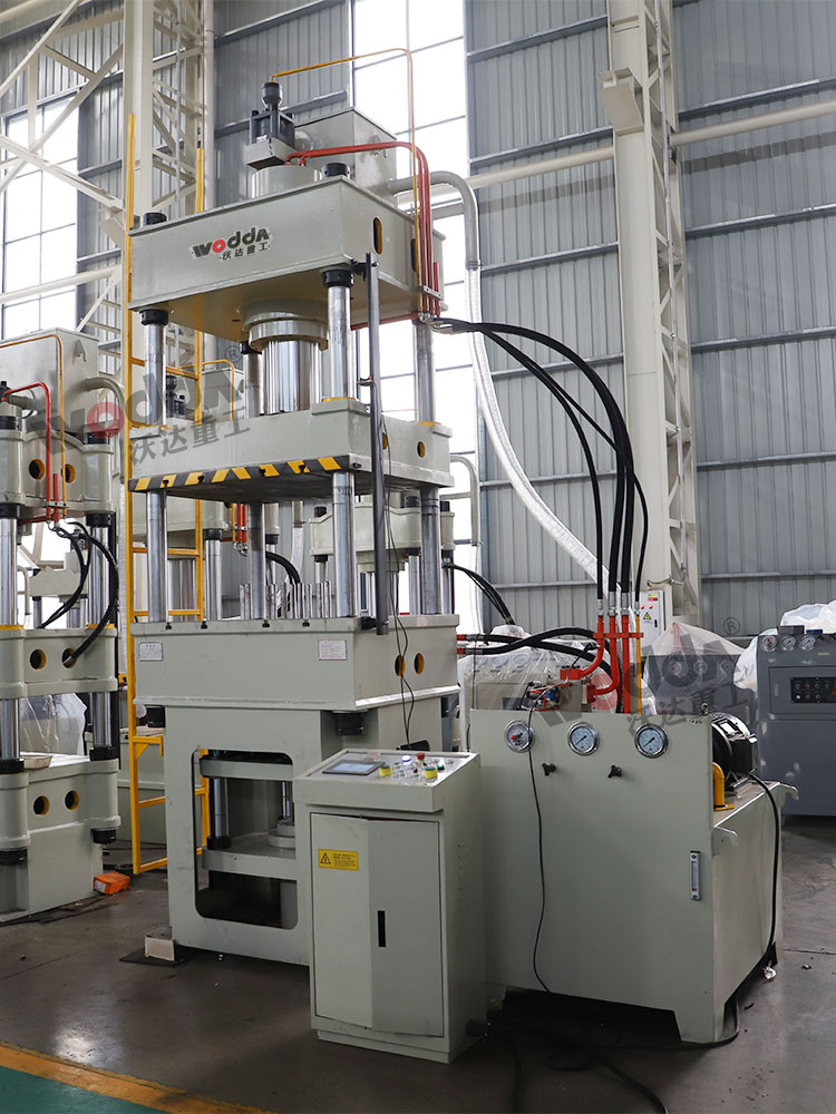 200噸四柱拉伸液壓機(液壓墊) 200噸四柱拉伸液壓機(液壓墊)