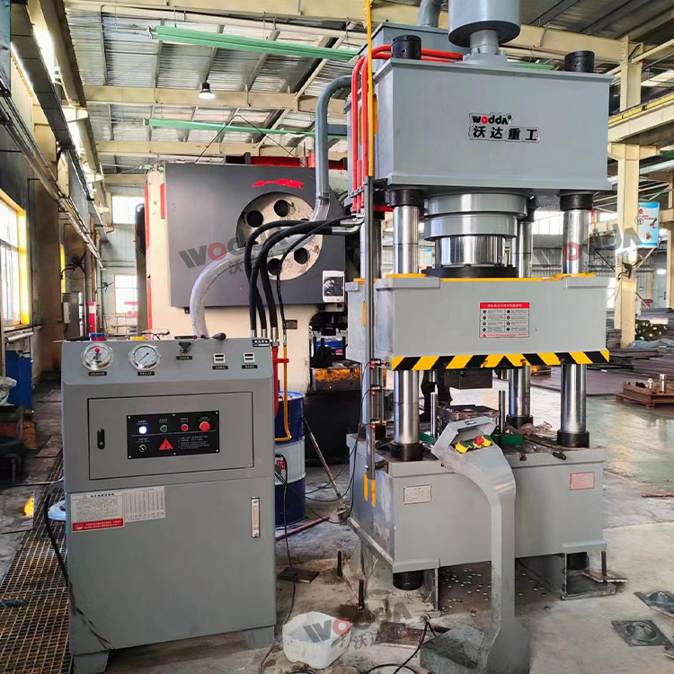 315噸錨桿托盤(pán)液壓機(jī) 315噸錨桿托盤(pán)液壓機(jī)