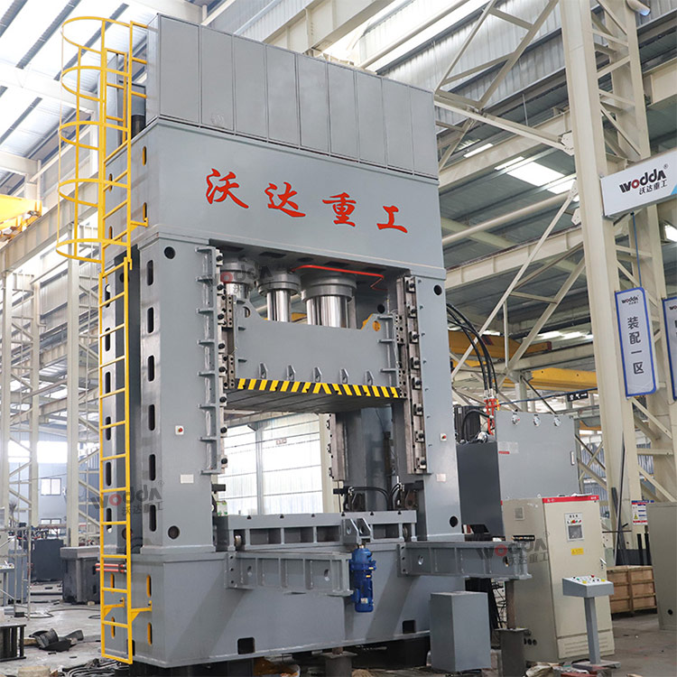 1250噸框架式液壓機(jī)(汽車后橋沖壓) 1250噸框架式液壓機(jī)(汽車后橋沖壓)