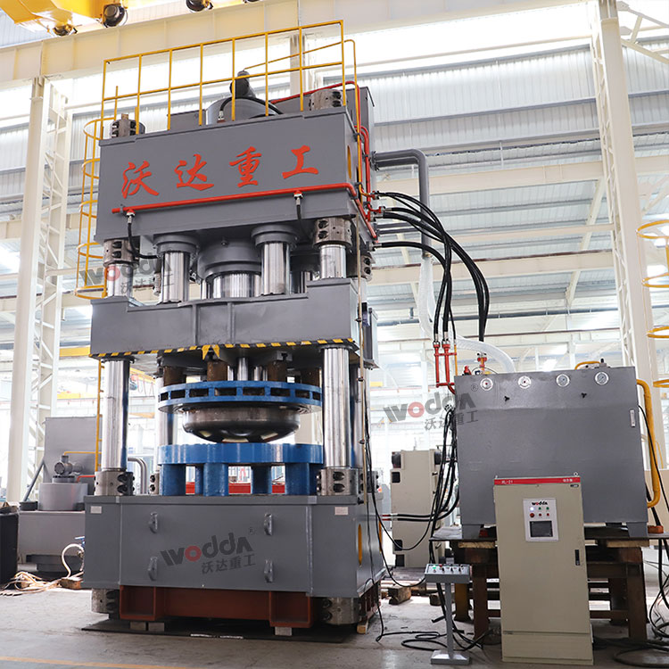 2500噸三梁四柱液壓機(jī)車間實(shí)拍 2500噸三梁四柱液壓機(jī)車間實(shí)拍