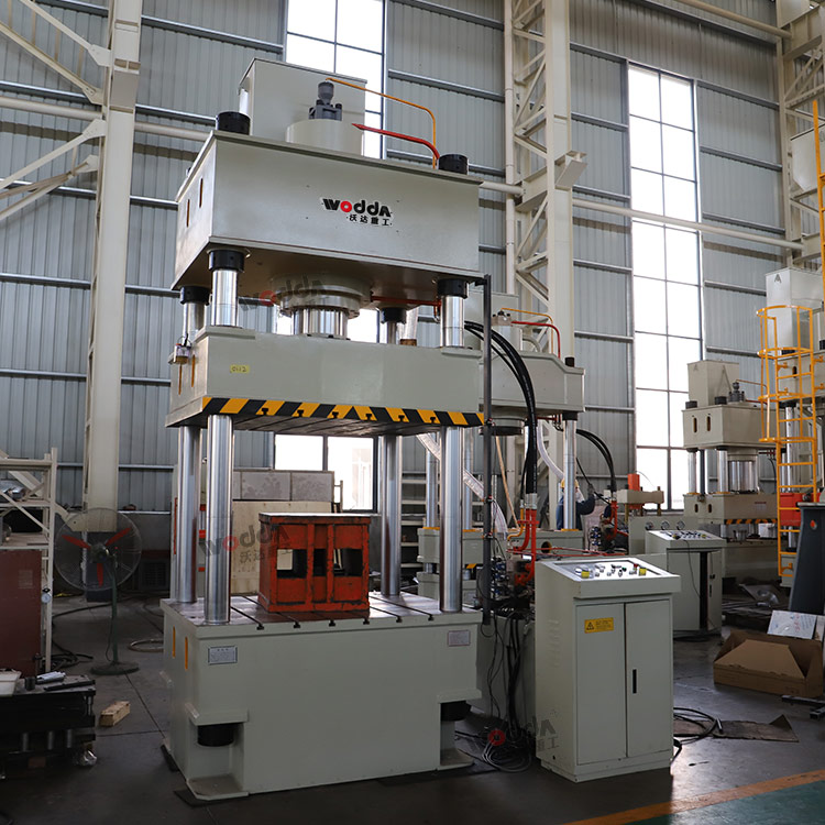 315噸國標四柱液壓機(焊接件) 315噸國標四柱液壓機(焊接件)