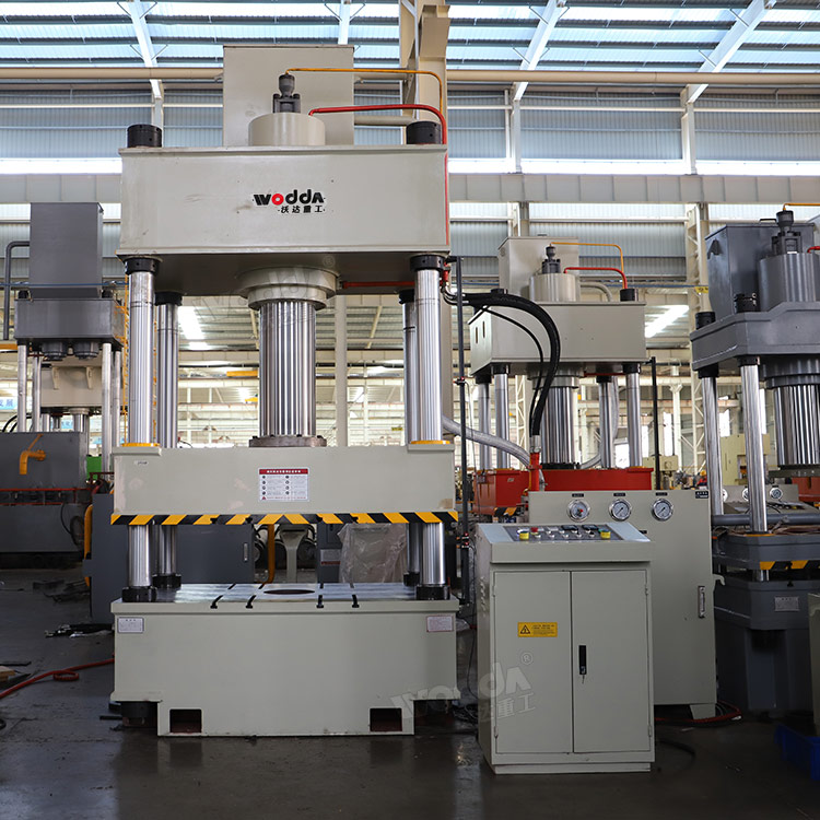 315噸三梁四柱液壓機(jī) 315噸三梁四柱液壓機(jī)