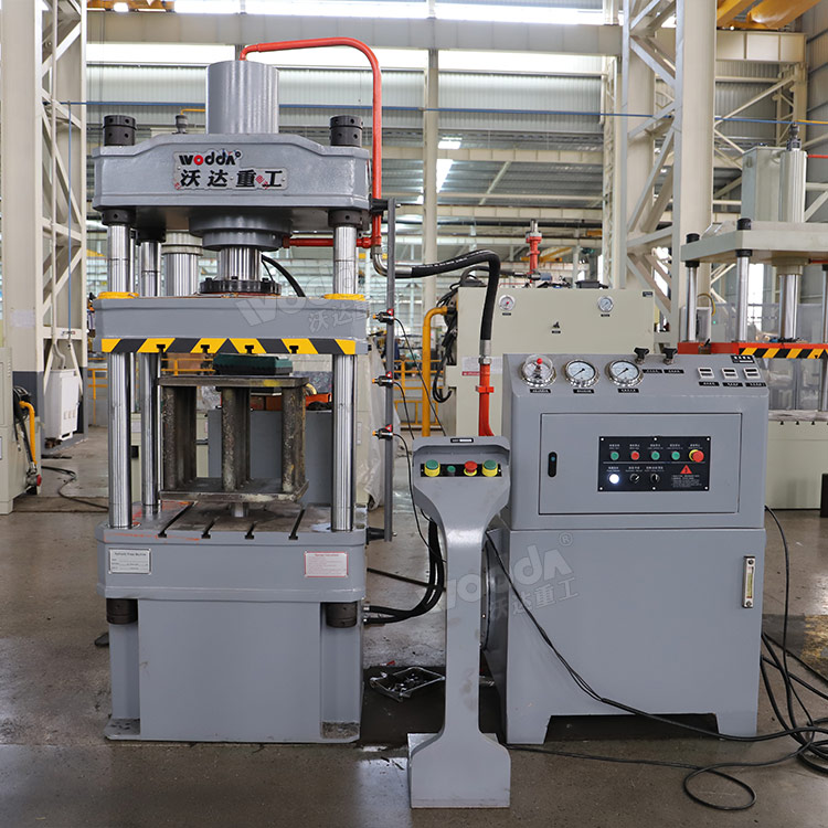 100噸四柱液壓機(jī) 100噸四柱液壓機(jī)