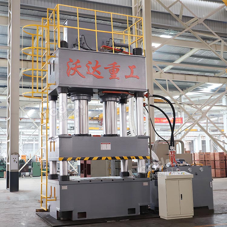 800噸三梁四柱液壓機(jī) 800噸三梁四柱液壓機(jī)