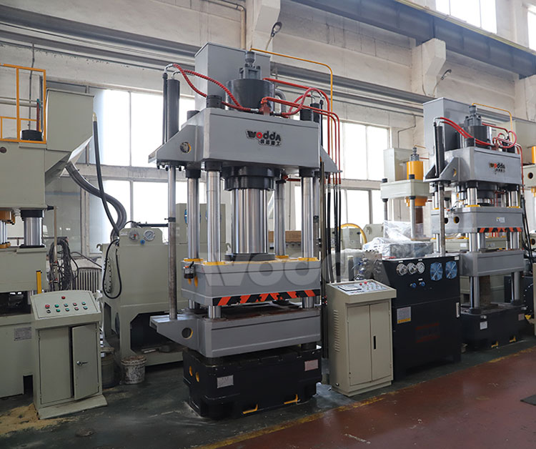 四柱液壓機(jī) 四柱液壓機(jī)